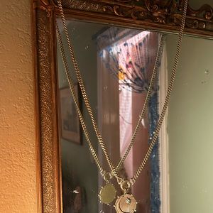 Chic STELLA AND DOT necklace.